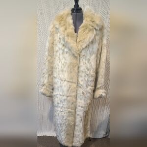 Dennis Basso Luxurious Faux Fur Coat snow leopard/animal print women size Medium